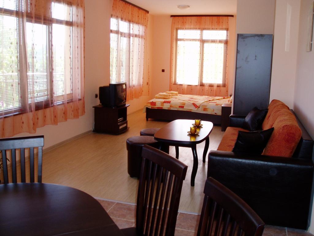 Villa Prolet General-Kantardzhievo Zimmer foto